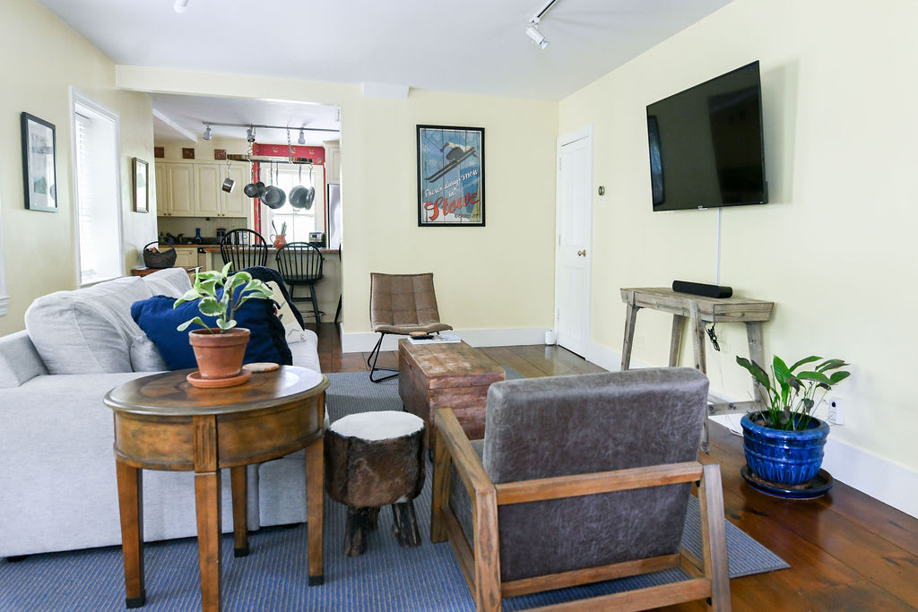 The 1820 House Stowe living space